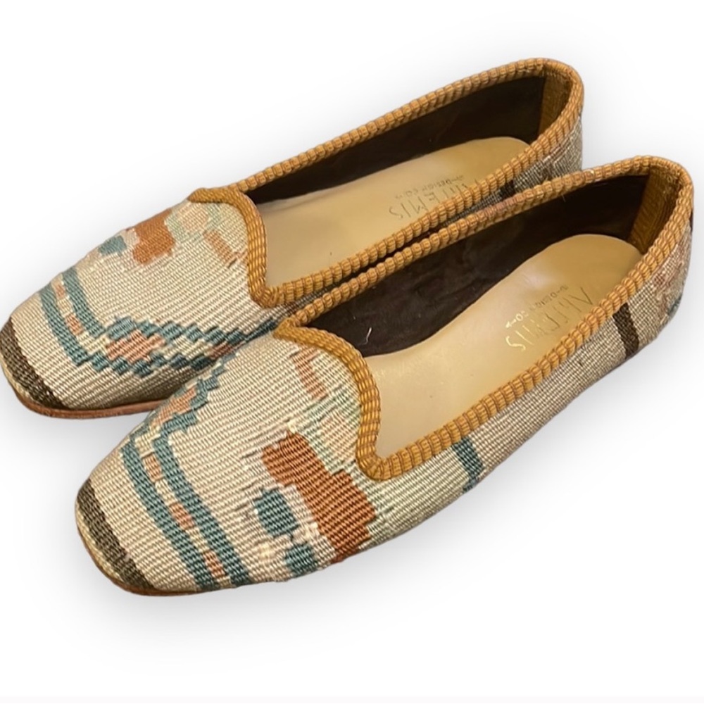 Artemis Design Co. Kilim Flats - Cream and Blue